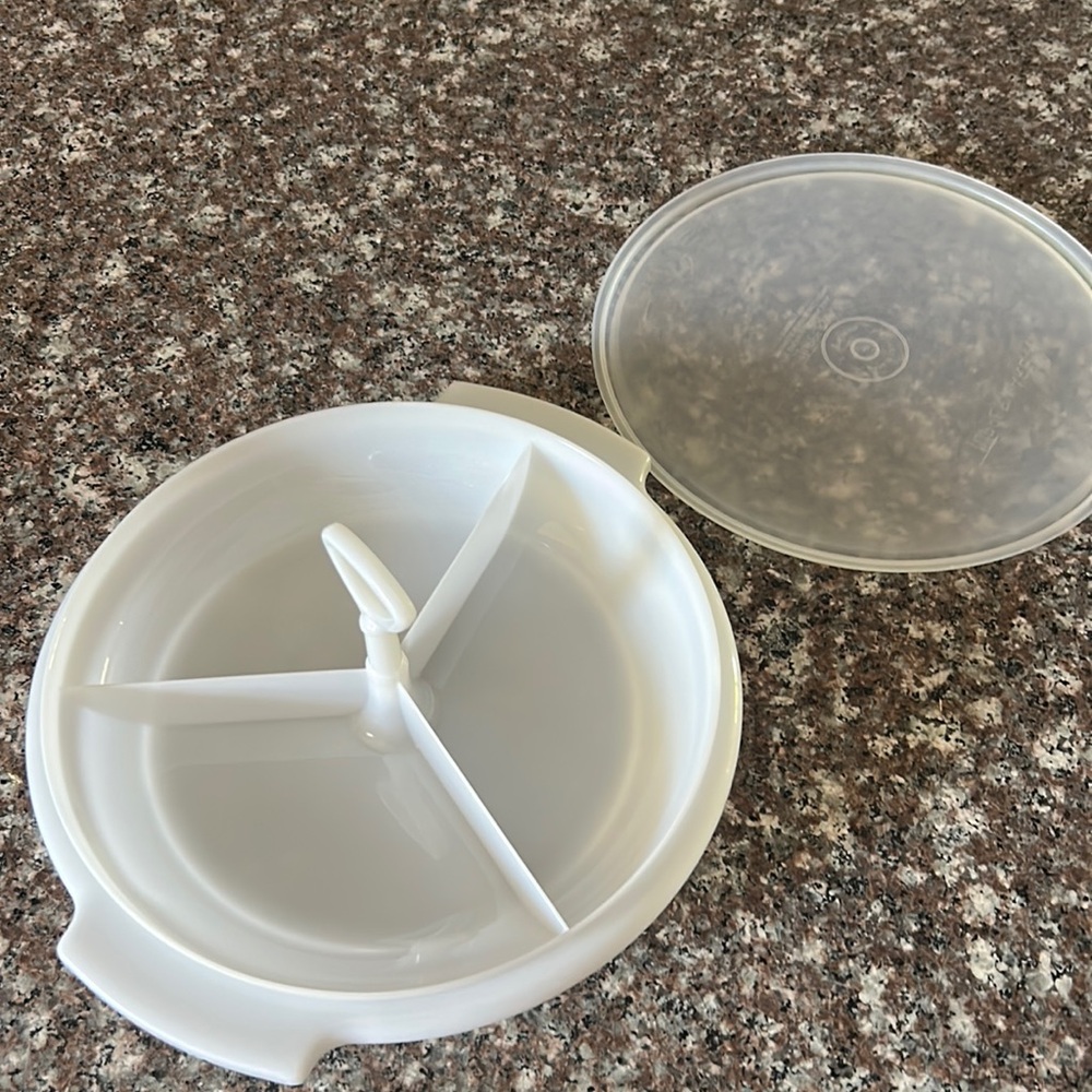 Tupperware Suzette
